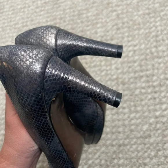 Stuart weitzman  silver metallic heels size 7 - Picture 7 of 10